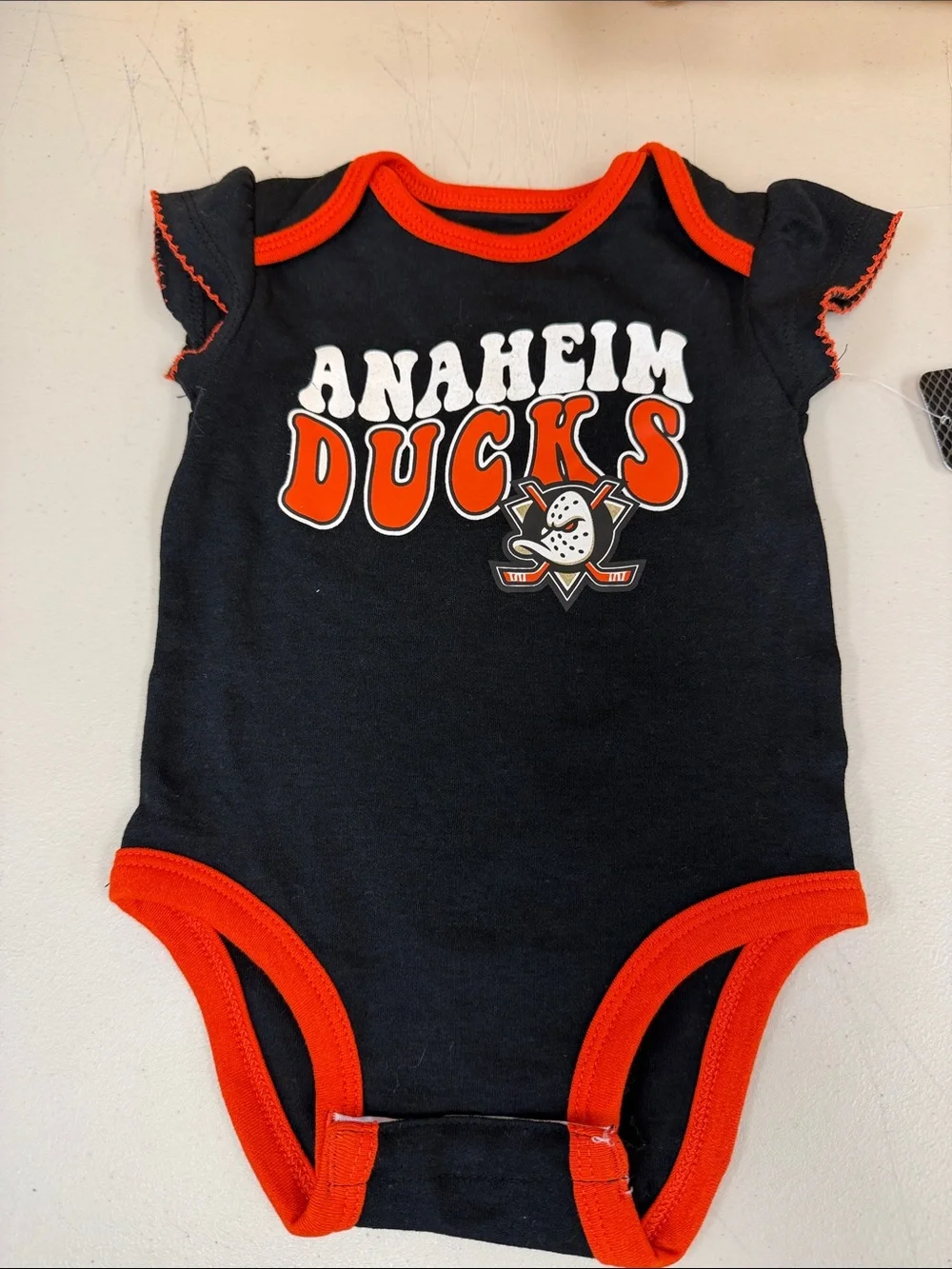 NHL Anaheim Ducks Baby One-Piece Bodysuit in Black and Orange 3-6 months new